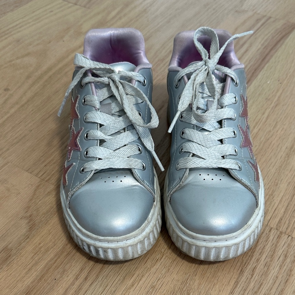 Skechers Silver Kids' Sneakers with Pink Star Accents